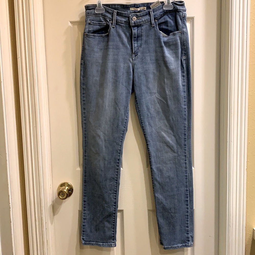 Levi’s Medium-Wash Skinny Jean